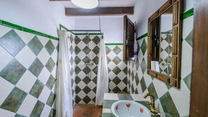 Combined shower/bathtub, hair dryer