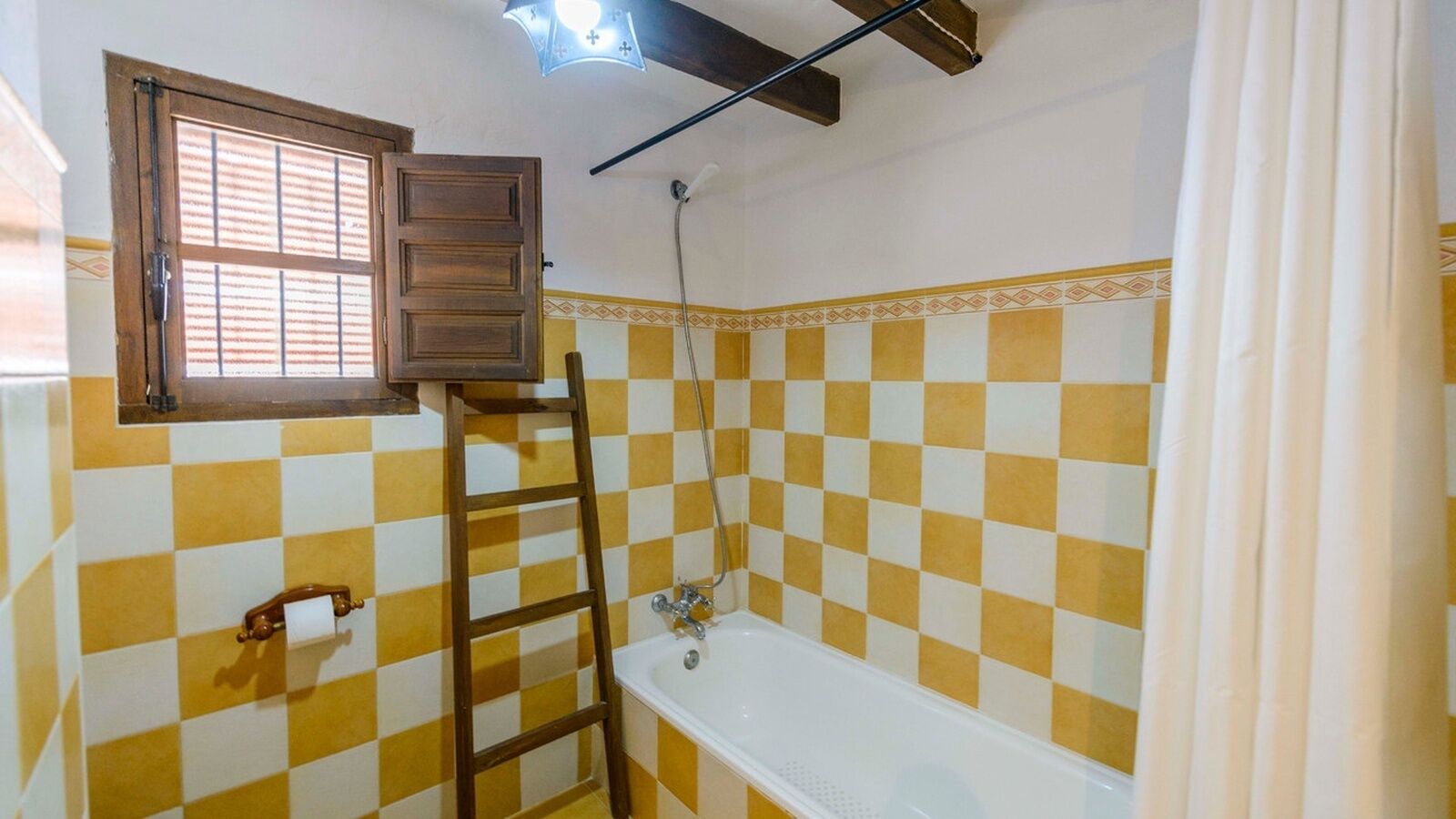 Lagar El Mirador Almáchar by Ruralidays