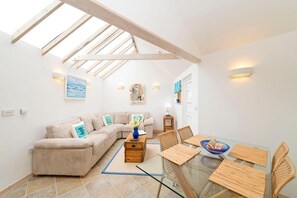 Stuga - 1 sovrum | Vardagsrum | Platt-tv och dvd-spelare