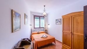 5 chambres, fer et planche à repasser, Wi-Fi