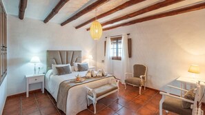 3 chambres, fer et planche à repasser, lit de bébé portatif, Wi-Fi