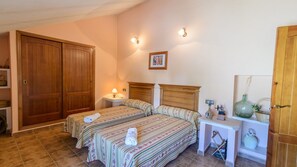 5 bedrooms, iron/ironing board, travel cot, WiFi