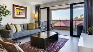Unclassified image, 4 of 13, button - Rockwell Waterkant Pad Prestwich (Cape Town)