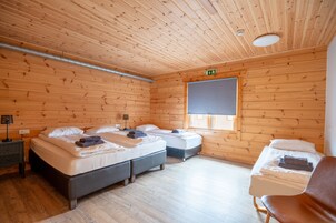 Cortinas blackout, wifi gratis y ropa de cama 