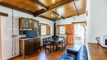 Télévision, cheminée