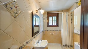 Doccia, asciugacapelli, asciugamani