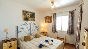 4 bedrooms, iron/ironing board, travel cot, WiFi