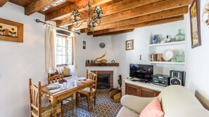 TV, fireplace, stereo - Casa Lola Frigiliana by Ruralidays (Málaga)