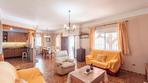 电视、壁炉、立体声音响