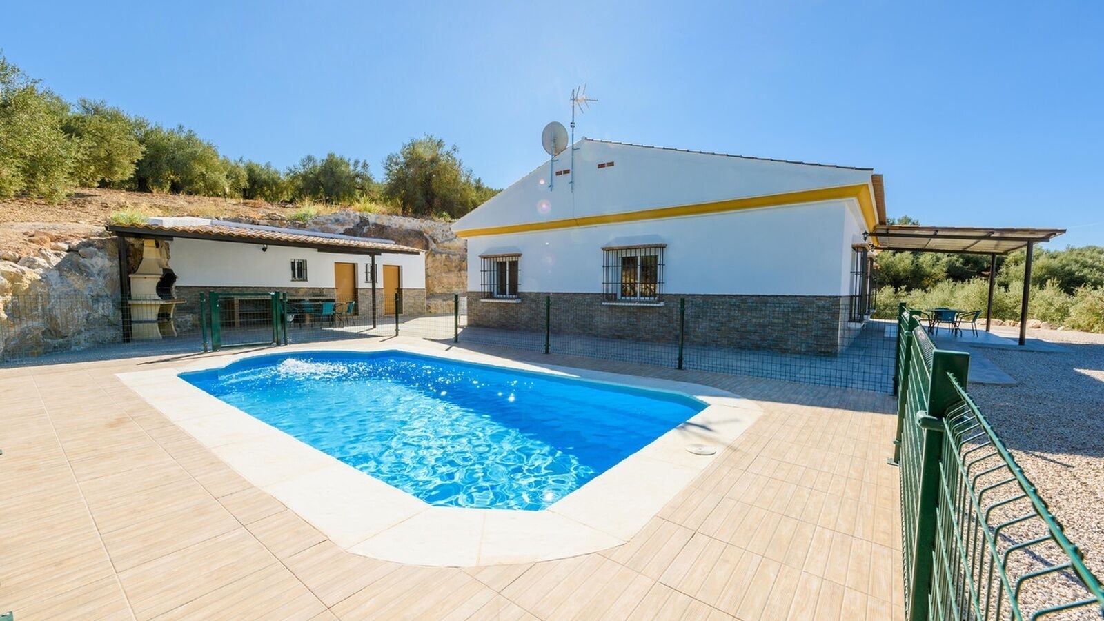 La Molina Riogordo by Ruralidays