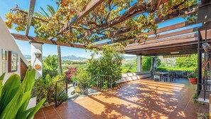 屋外ダイニングエリア