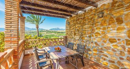 La Viña del Arenal Pizarra by Ruralidays