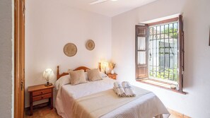 7 bedrooms, iron/ironing board, travel cot, WiFi