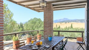 Outdoor dining - La Loma del Sabinal Álora by Ruralidays (Málaga)