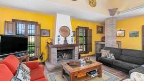 TV, fireplace, DVD player, stereo - La Loma del Sabinal Álora by Ruralidays (Málaga)