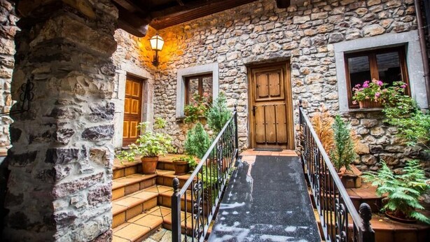 Property entrance - Hotel Rural La Corte de Somiedo (Somiedo)
