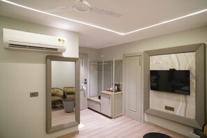Premium Room - Hotel Nagpal Regency (Ludhiana)