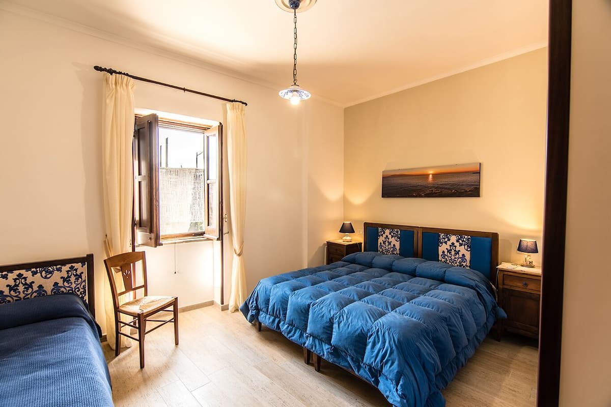 Habitación triple, vista al jardín (Ortensia) | Wifi gratis