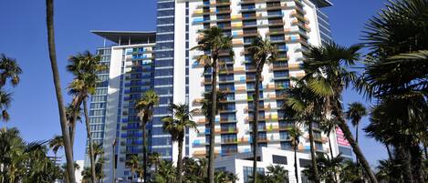 المنشأة من الخارج