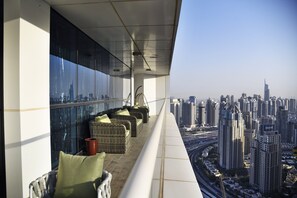Balcony view - 3 BR Spectacular view in Marina (Dubai)