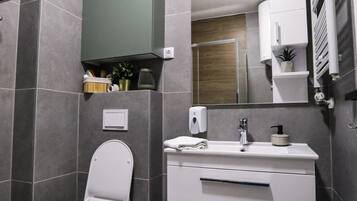 Apartment | Bathroom