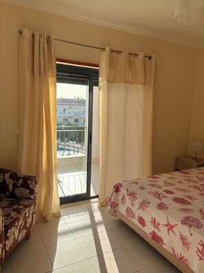 1 habitación y caja de seguridad en la habitación 