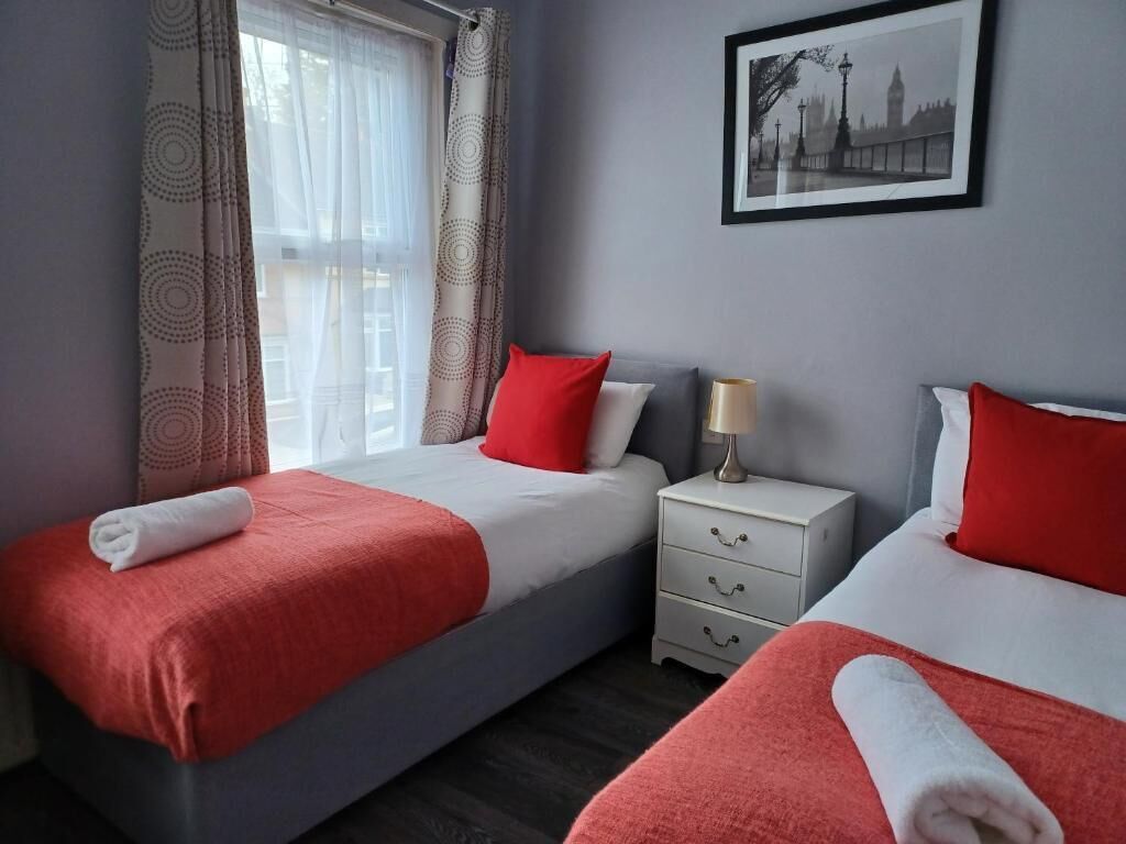 Ferndale House - Huku Kwetu (Luton)