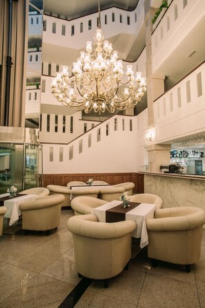 Lobby - Grand Hotel Sole (Nitra)