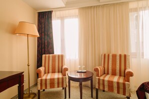 80-cm flat-screen TV with satellite channels, TV