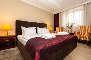 Habitación estándar doble | Colchones Select Comfort, minibar, caja fuerte y escritorio