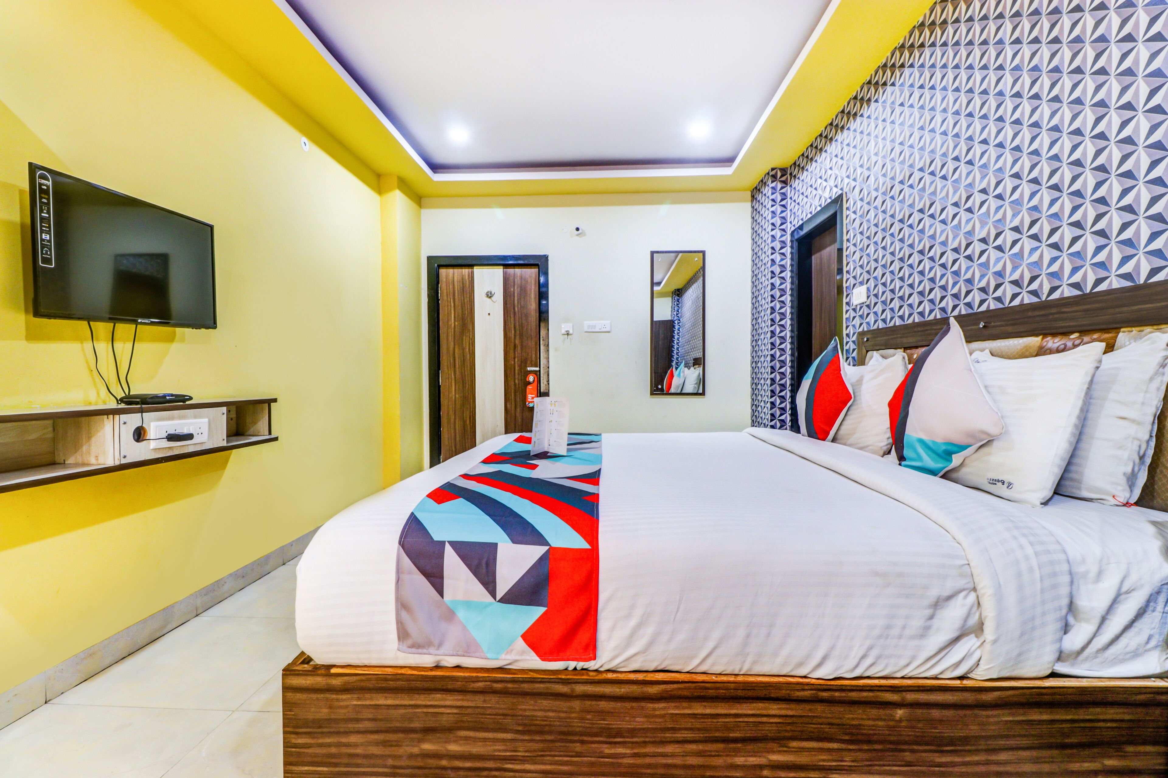 premium room | desk, free wifi, bed sheets