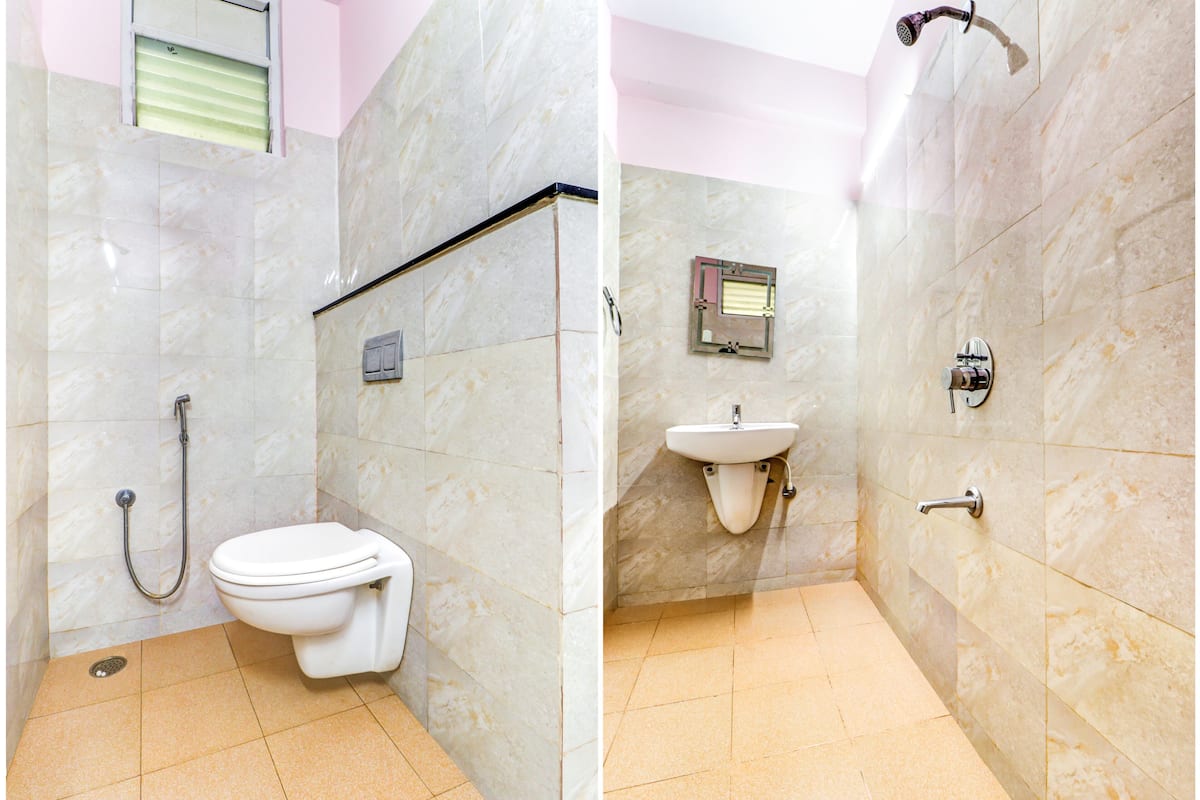 shower, rainfall showerhead, free toiletries, towels