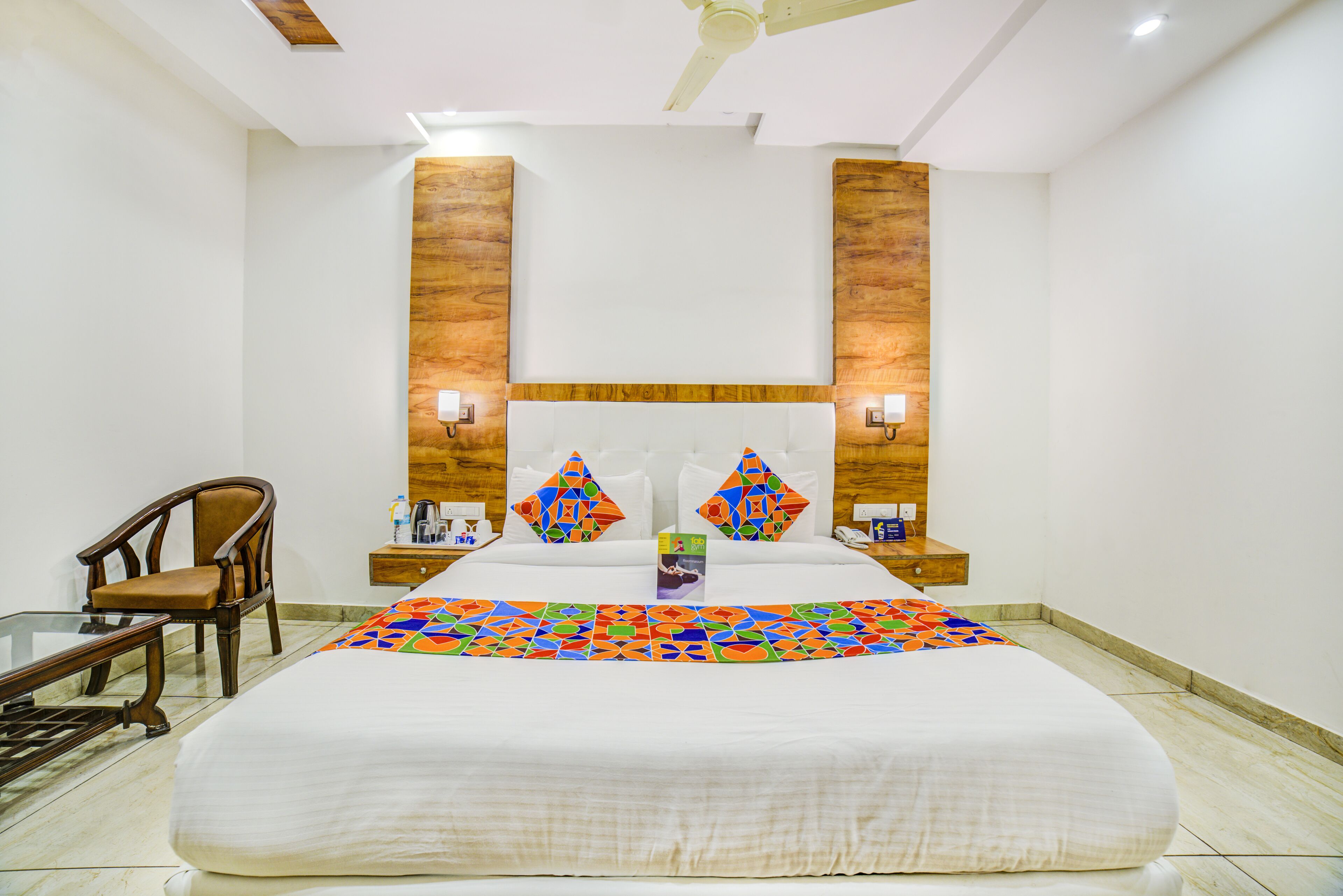 deluxe room | desk, soundproofing, free wifi, bed sheets