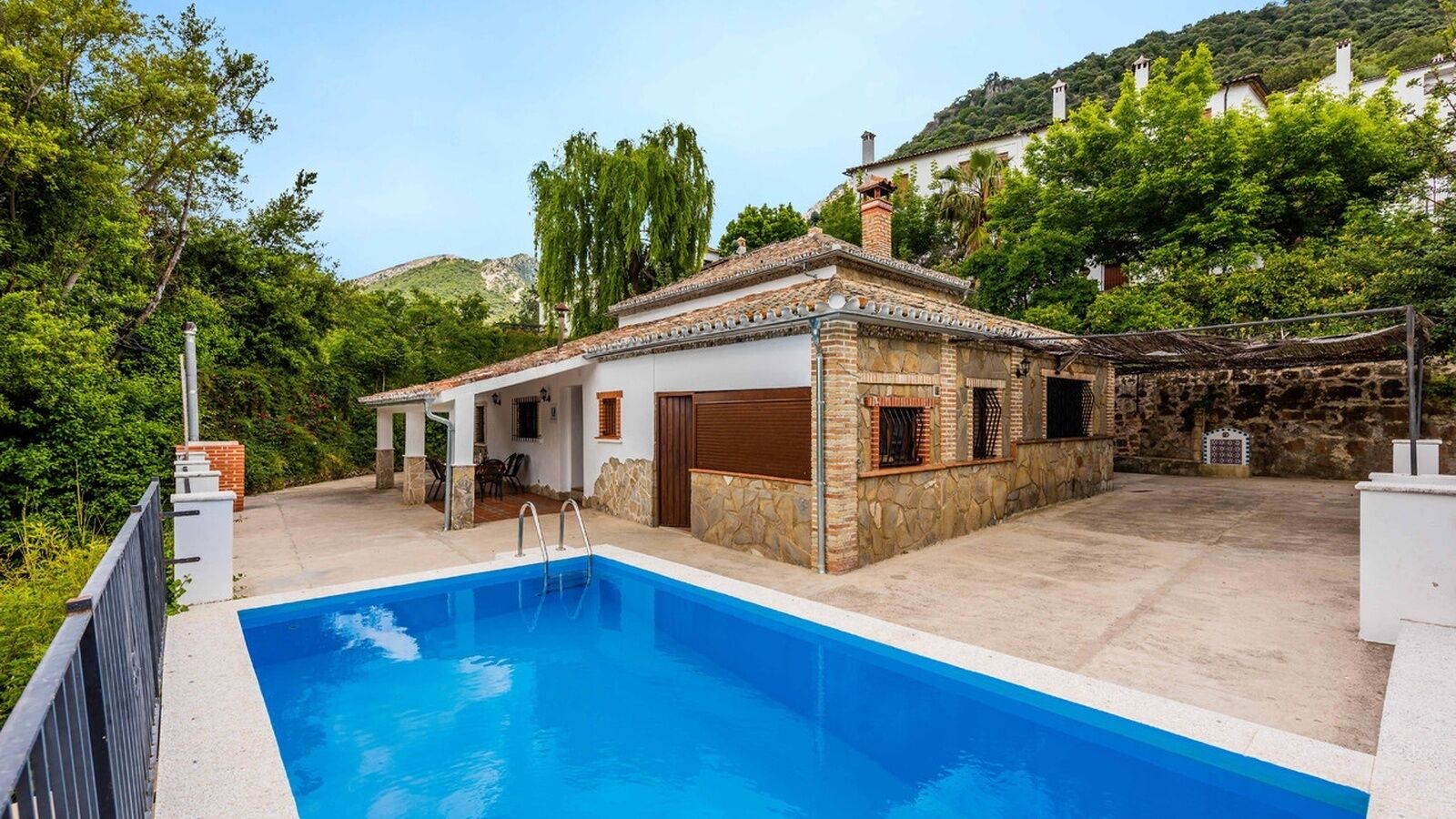 La Fuente del Nacimiento Grazalema by Ruralidays