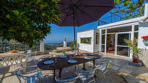 Villa López Cómpeta by Ruralidays