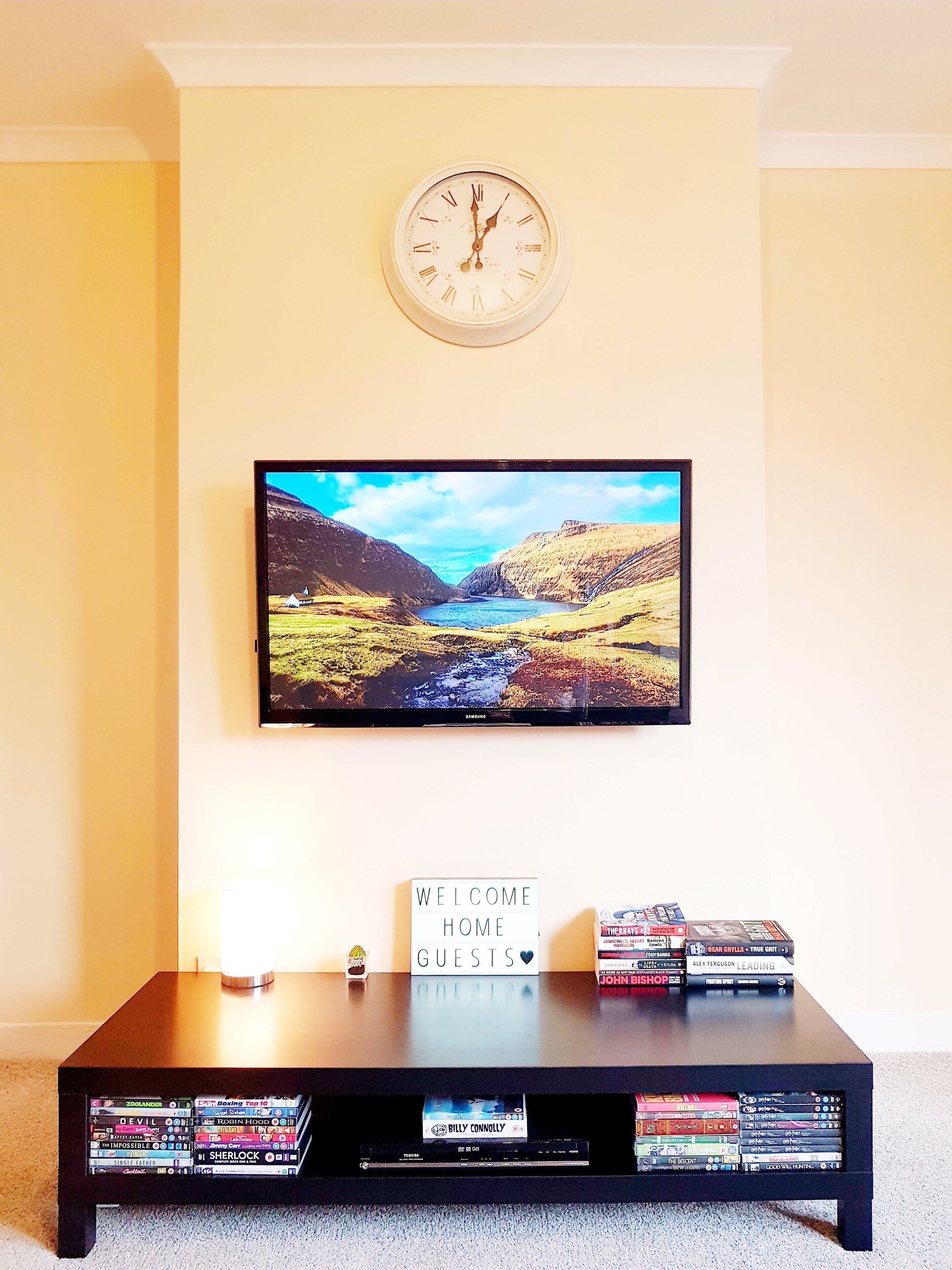 Warm Cosy Family Home With Free Parking