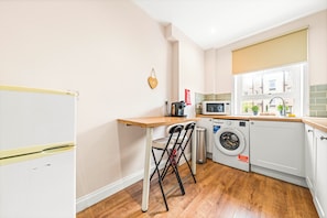 3 chambres, coffre-fort pour ordinateur portable, bureau