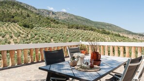 Outdoor dining - Alojamiento Rural Medios Panes Jaén by Ruralidays (Jaén)