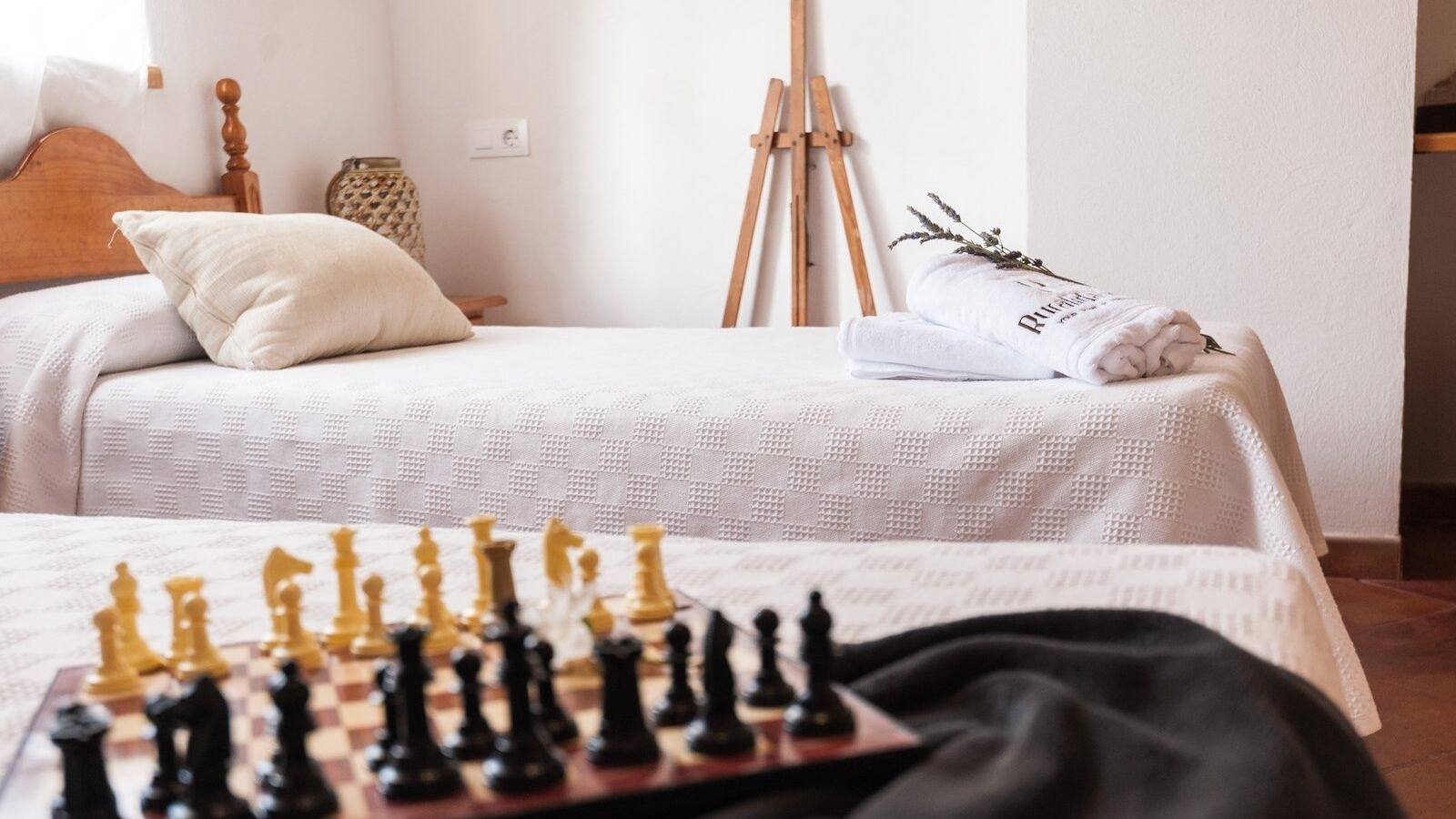 7 slaapkamers, een strijkplank/strijkijzer, reisbedje, wifi