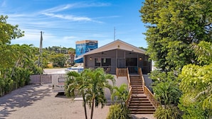Exterior - Beachfront Hideaway in the heart of Key Largo! Your own private beach! (Key Largo)