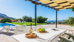 屋外ダイニングエリア