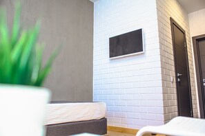 Yhden hengen economy-huone | Pimennysverhot, silitysrauta/-lauta, ilmainen Wi-Fi, vuodevaatteet