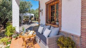 Outdoor dining - Casa Ana María Periana by Ruralidays (Málaga)