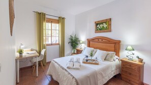 2 bedrooms, iron/ironing board, travel crib, WiFi - Casa Ana María Periana by Ruralidays (Málaga)