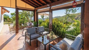 Outdoor dining - Casa Lorpica El Borge by Ruralidays (Málaga)