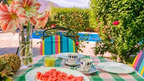 屋外ダイニングエリア