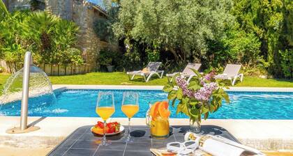 Tomas Antequera - La Higuera by Ruralidays