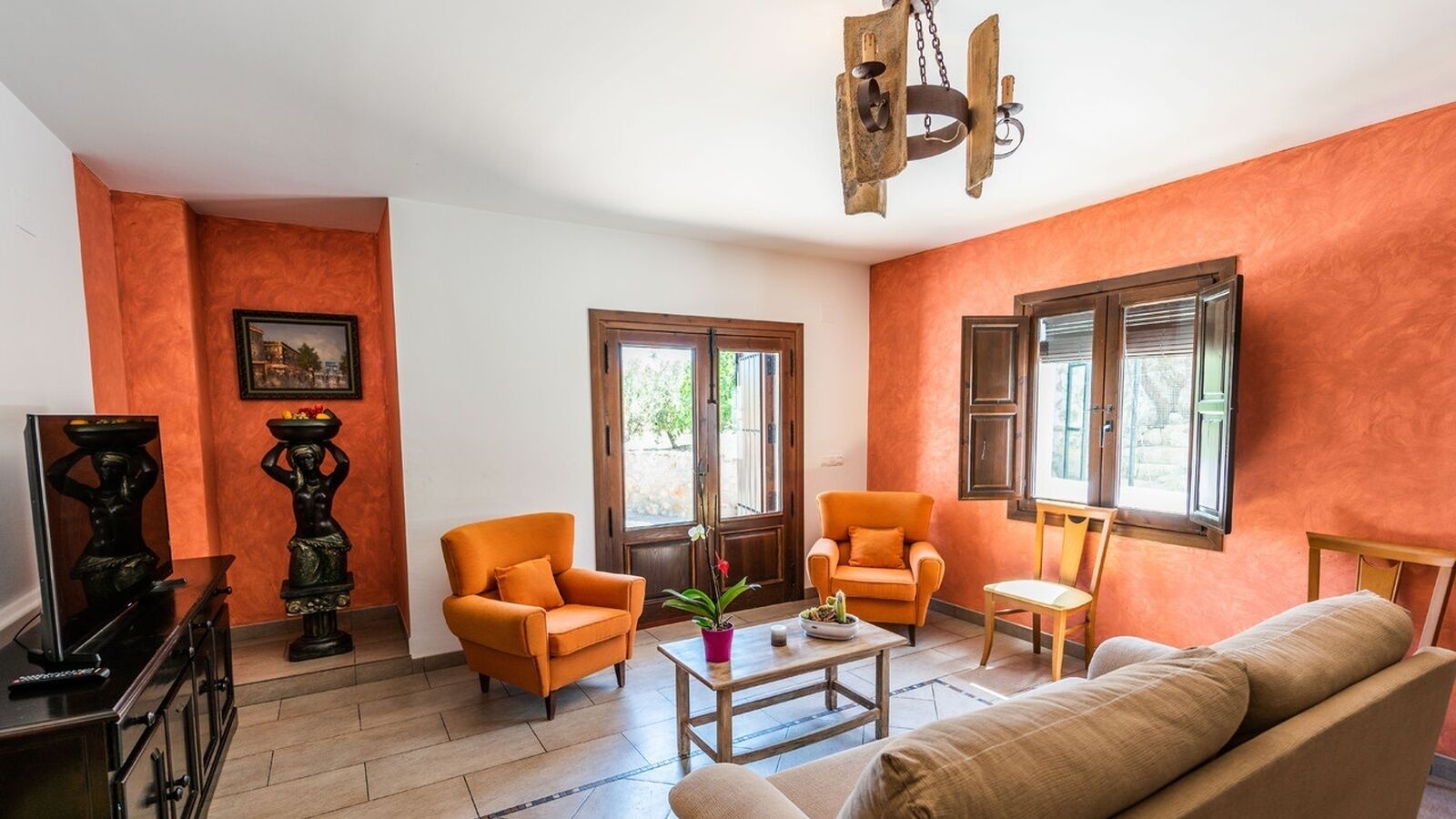 Télévision, cheminée