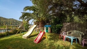 Children’s area - El Olivarito Jubrique by Ruralidays (Málaga)