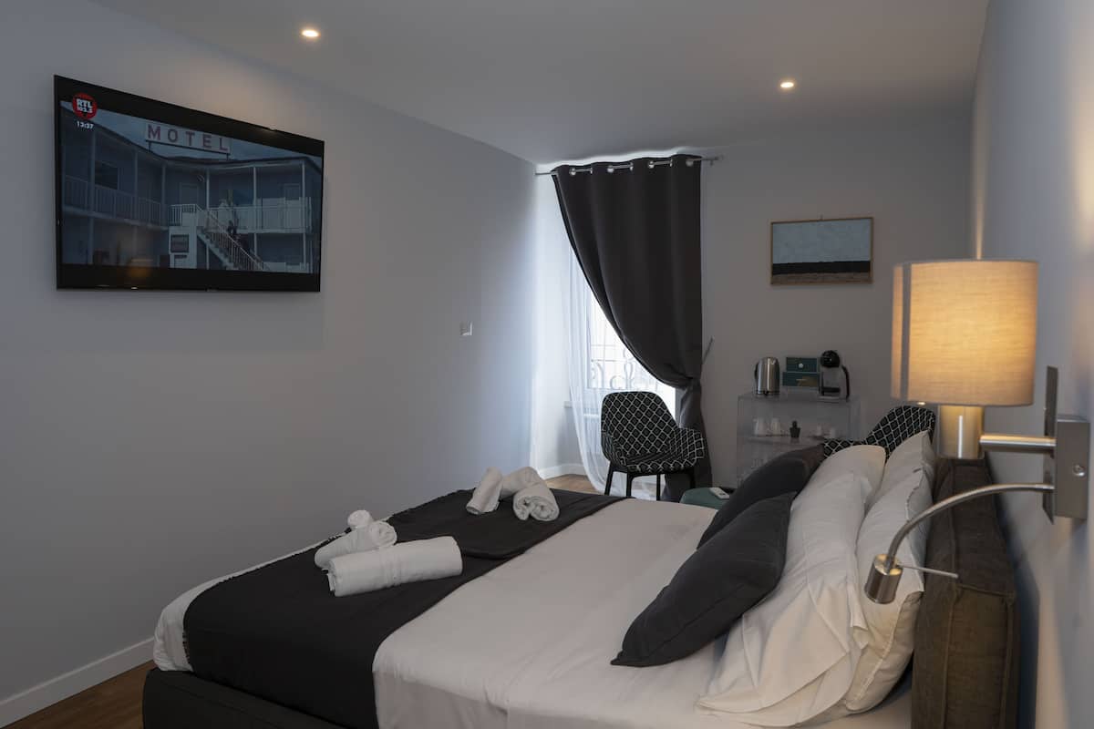 Superior Room | In-room safe, desk, blackout drapes, soundproofing